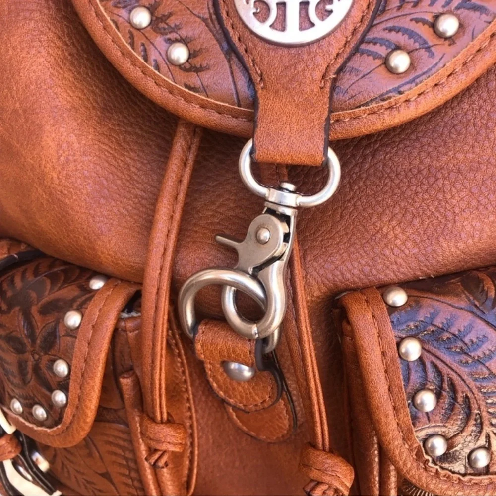 REIN & BRIDLE Tan Leather Backpack. - Picture 2 of 7